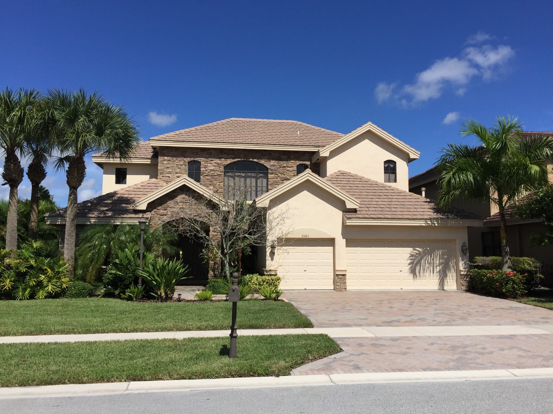 After: Roof cleaning in Wellington, Florida