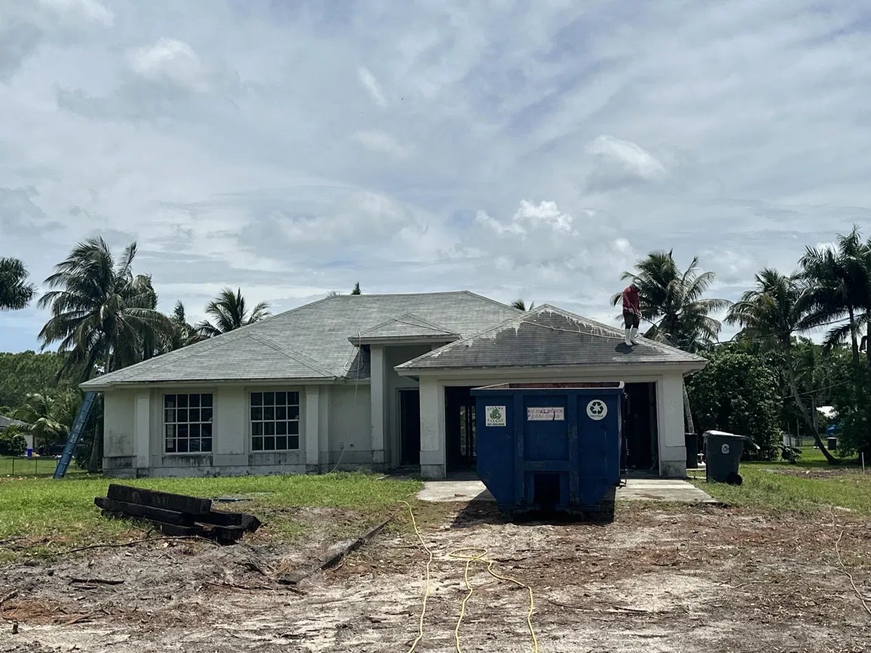 Before: Soft-wash roof cleaning - shingle roof, Loxahatchee, FL — before treatment