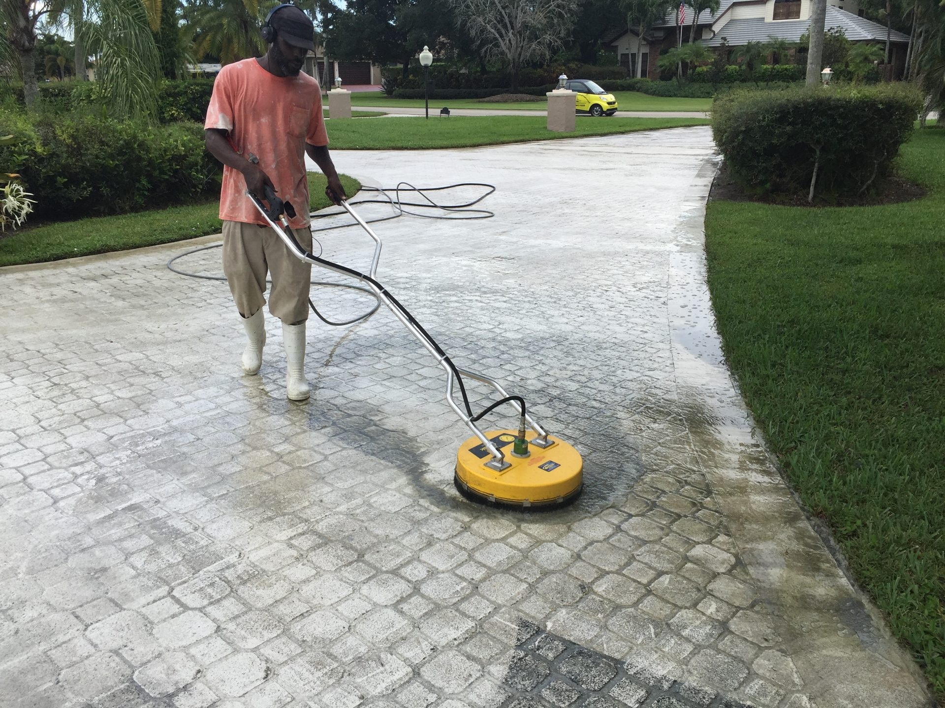 Paver driveway cleaning in Wellington, FL